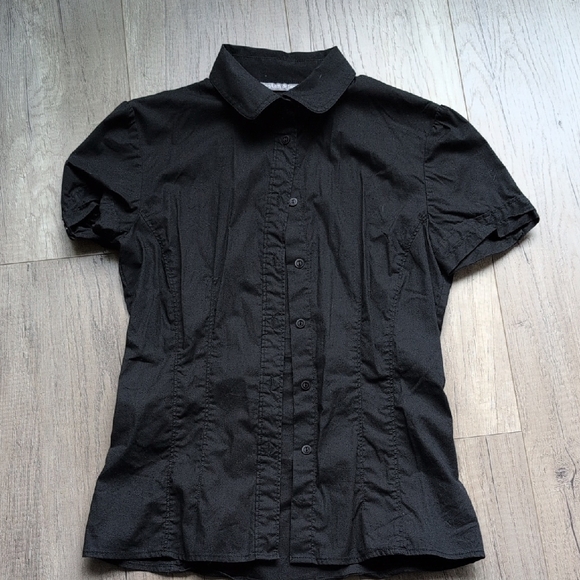 Tristan & Iseut Tops - Classic Black Women's Shirt